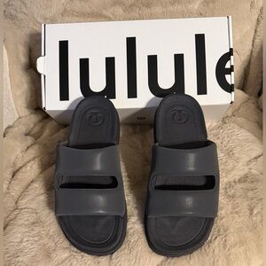 NEW!! Lululemon Dark Grey Restfeel Slides Sandals SOLD OUT online! Size 7